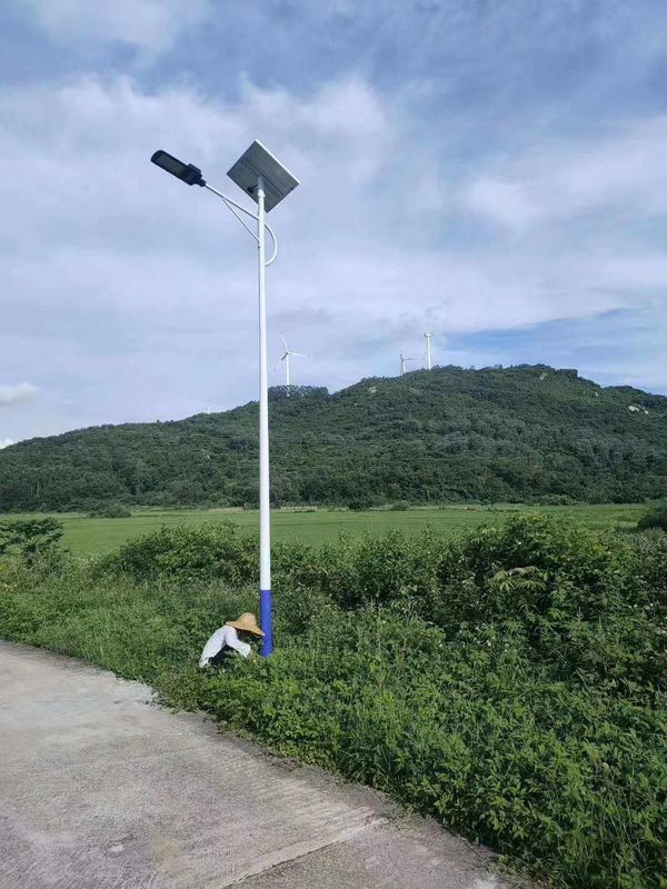 ऑल इन 2 सोलर स्ट्रीट लाइट्स 60W 80W सोलर एलईडी रोड लाइट्स सेमी सोलर स्ट्रीट लाइट