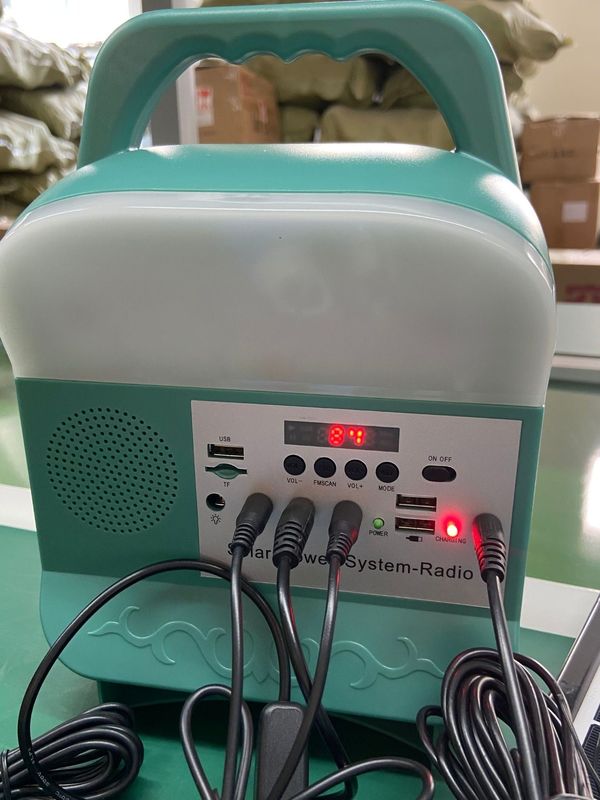 12W सौर पैनल प्रणाली 4 एलईडी बल्ब पोर्टेबल सौर ऊर्जा प्रकाश व्यवस्था किट